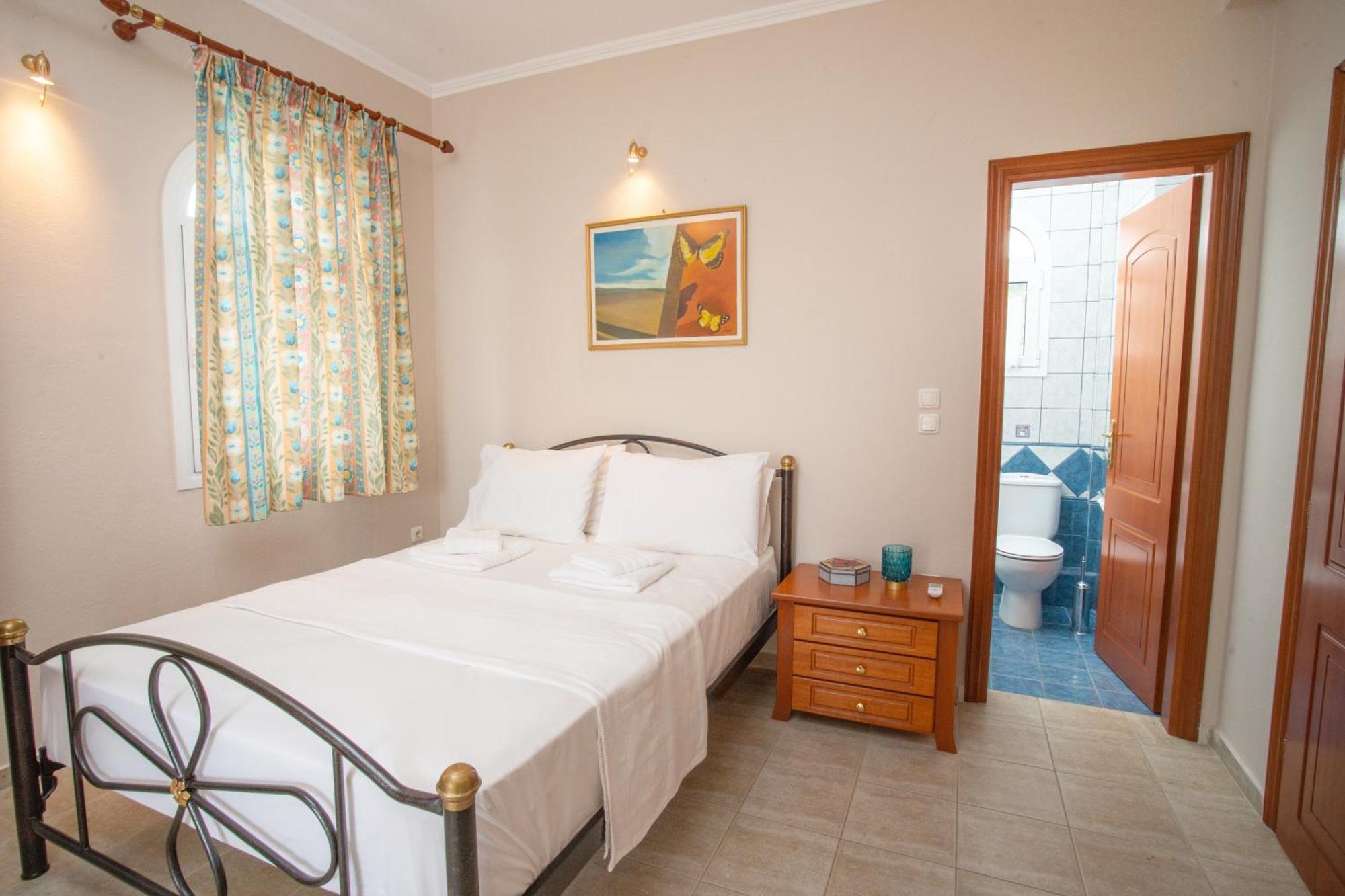 Private 6-Bdrm Villa With Garden 150M To Beach Paradisos Zewnętrze zdjęcie