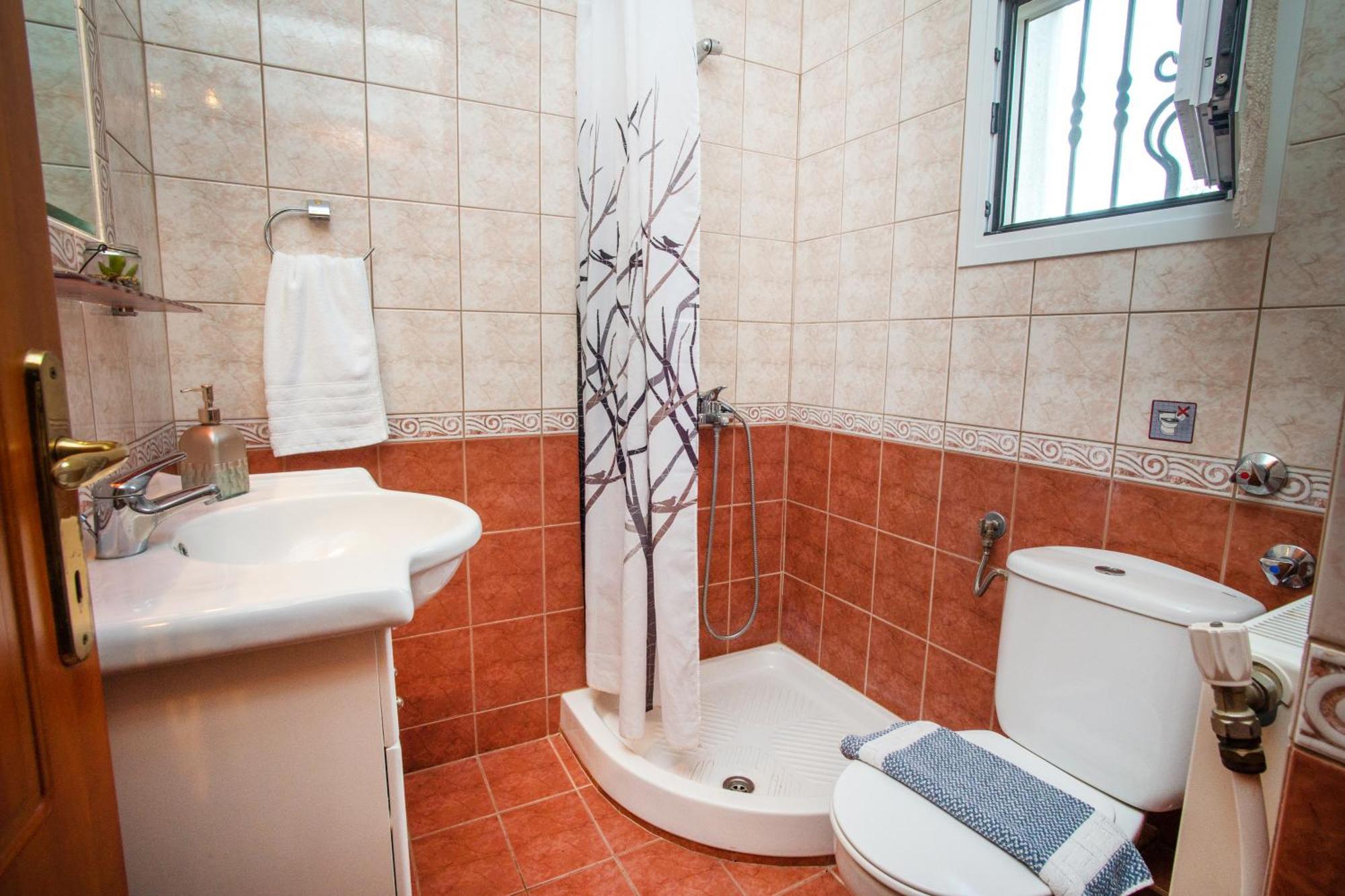 Private 6-Bdrm Villa With Garden 150M To Beach Paradisos Zewnętrze zdjęcie