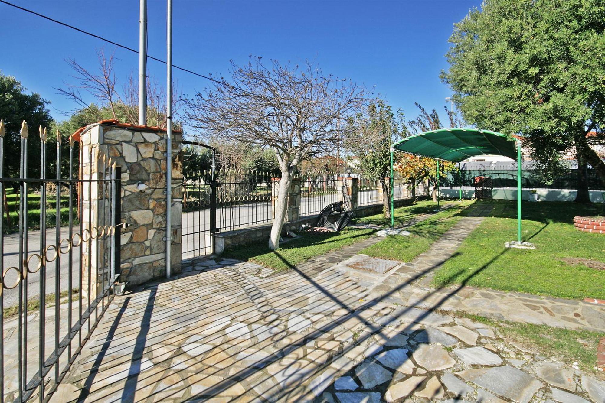 Private 6-Bdrm Villa With Garden 150M To Beach Paradisos Zewnętrze zdjęcie