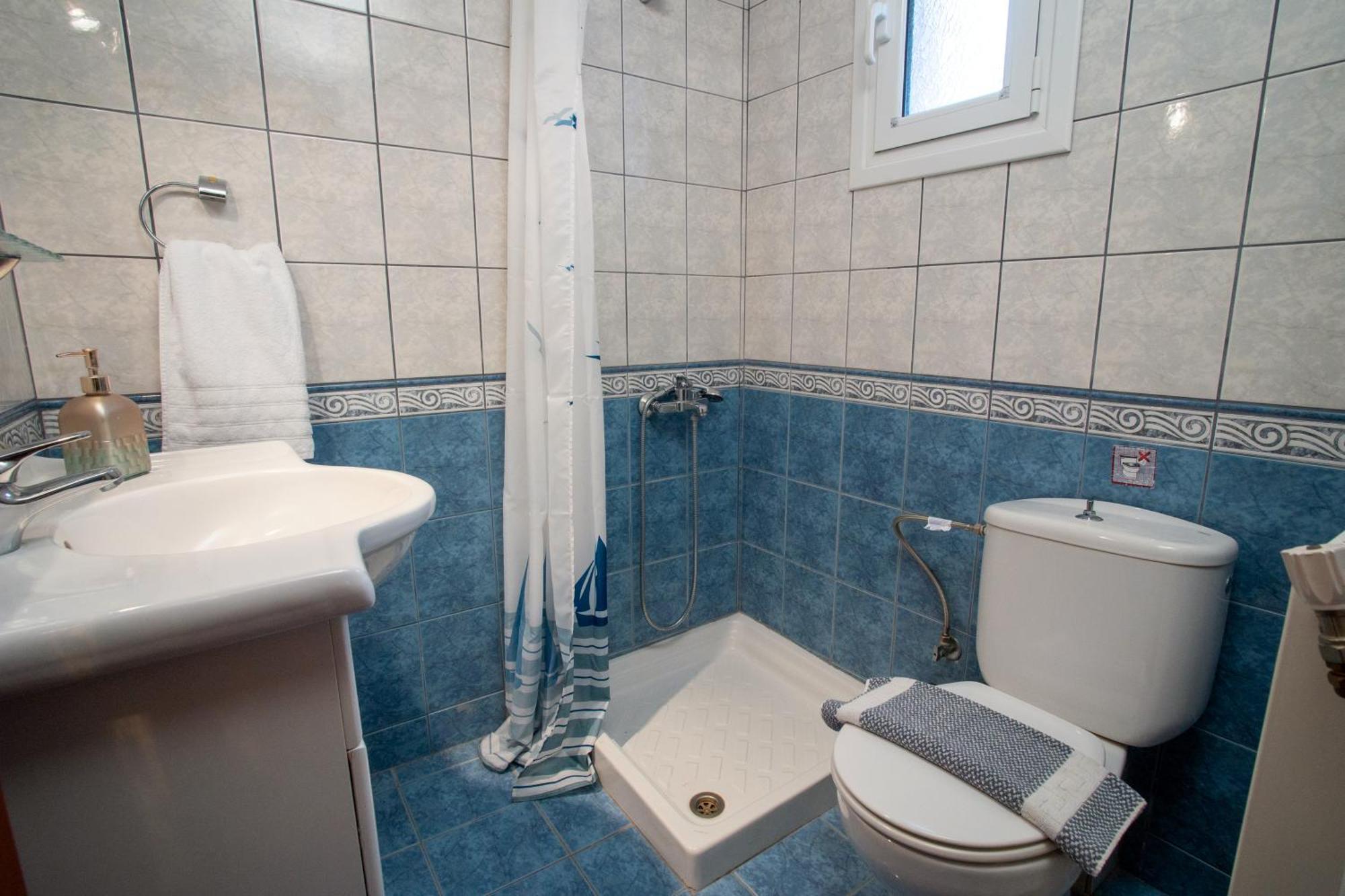 Private 6-Bdrm Villa With Garden 150M To Beach Paradisos Zewnętrze zdjęcie