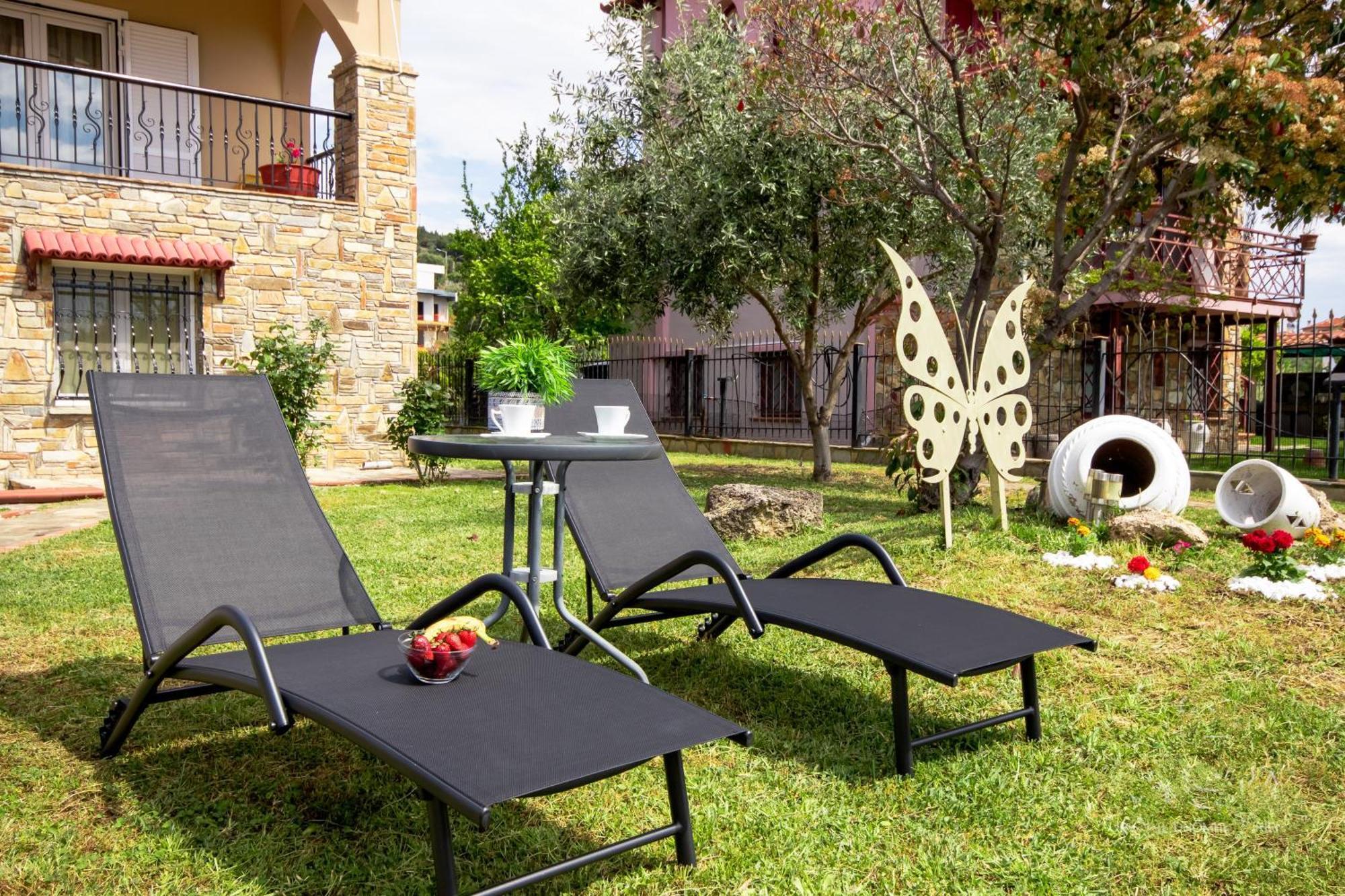 Private 6-Bdrm Villa With Garden 150M To Beach Paradisos Zewnętrze zdjęcie
