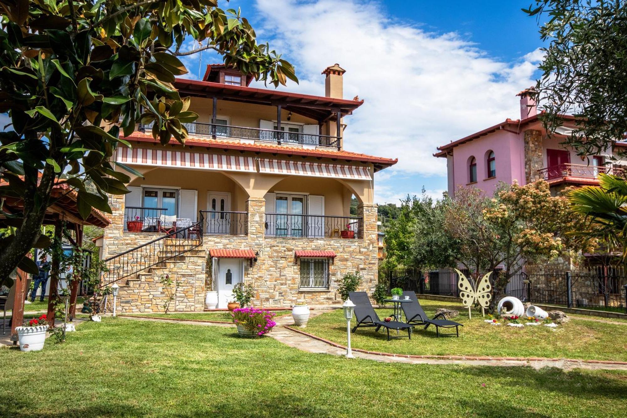 Private 6-Bdrm Villa With Garden 150M To Beach Paradisos Zewnętrze zdjęcie