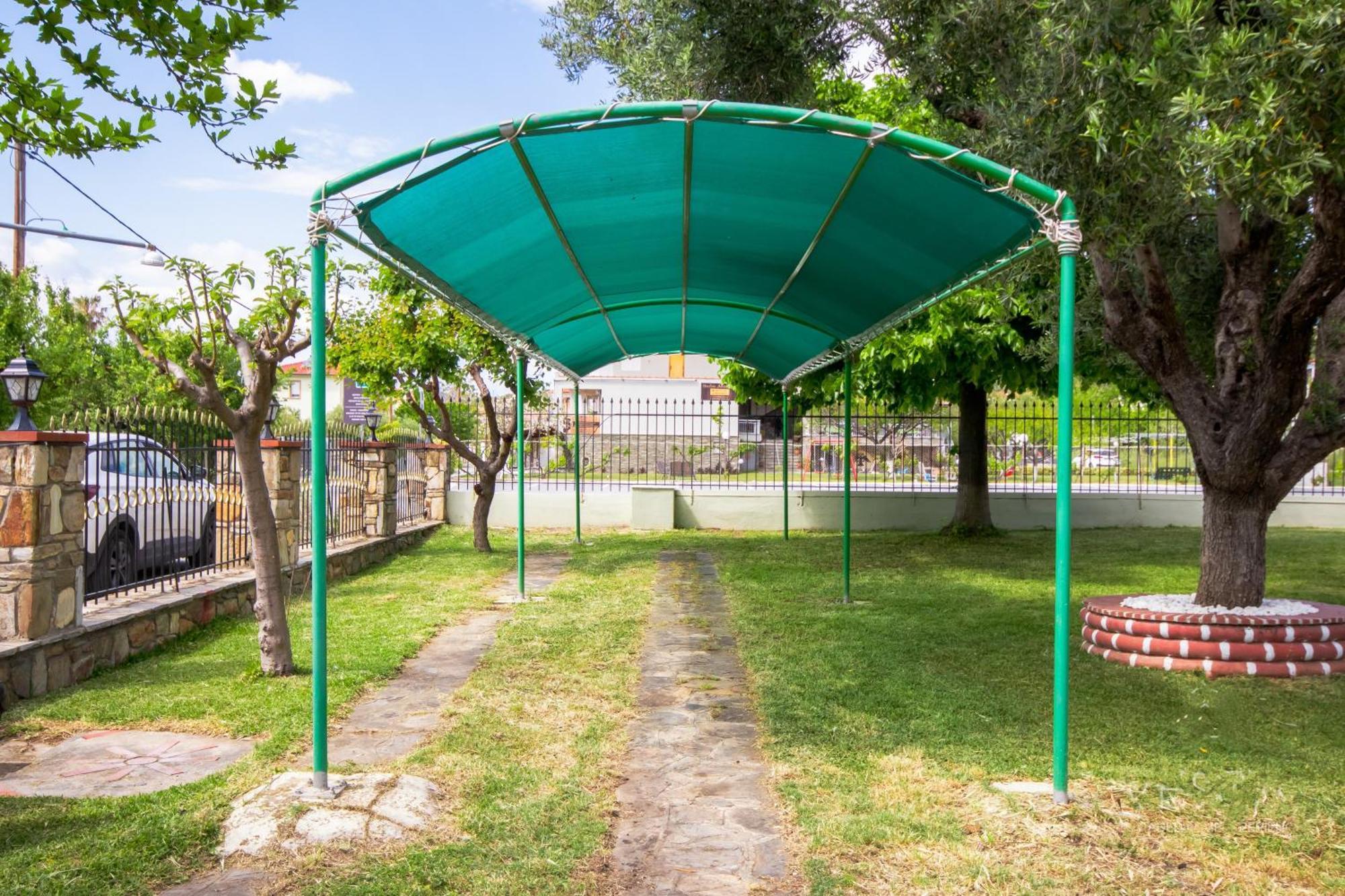 Private 6-Bdrm Villa With Garden 150M To Beach Paradisos Zewnętrze zdjęcie
